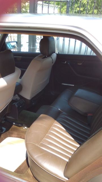 1987 Mercedes-Benz 500-Series Base Sedan 4-Door - photo 4