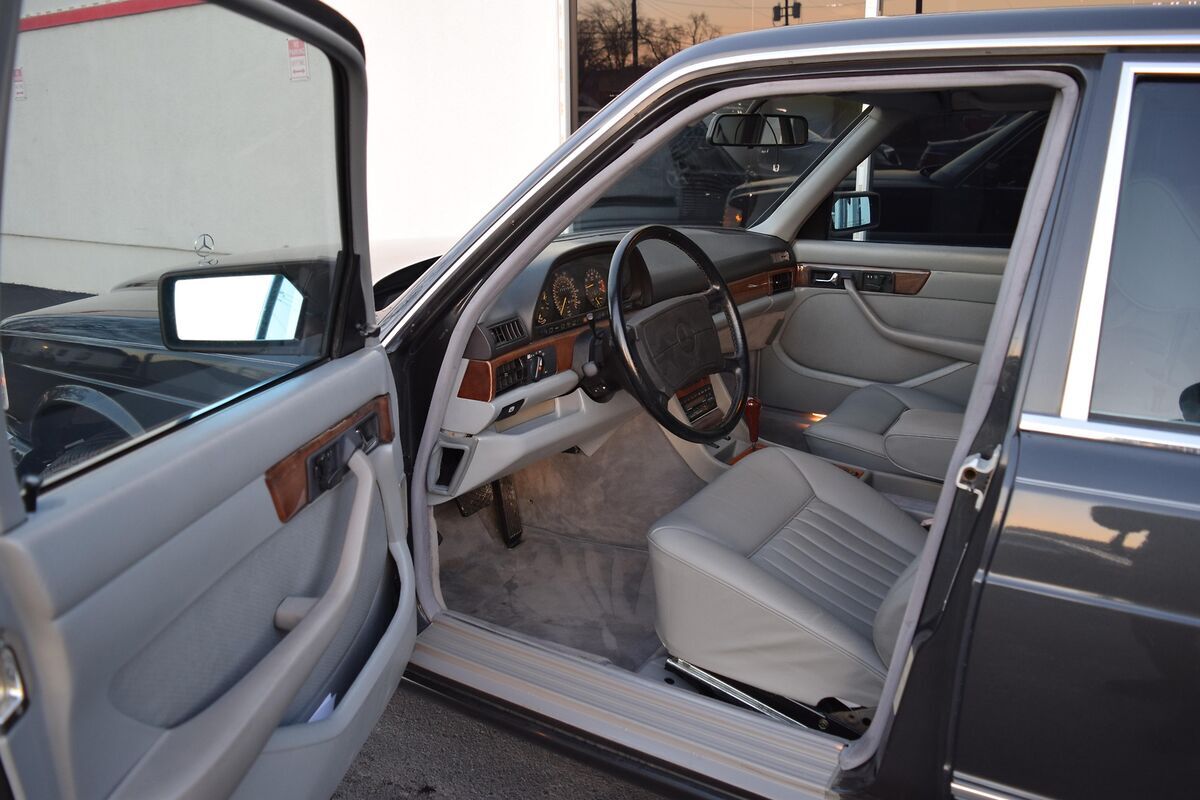 1987 Mercedes-Benz 500-Series 560SEL CLEAN TITLE CLEAN CARFAX - photo 12