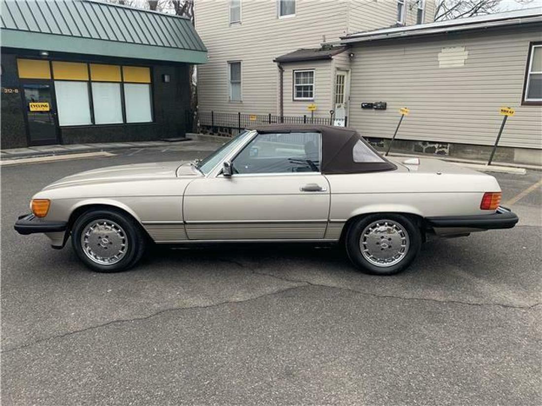 1987 Mercedes-Benz 500-Series 560SL