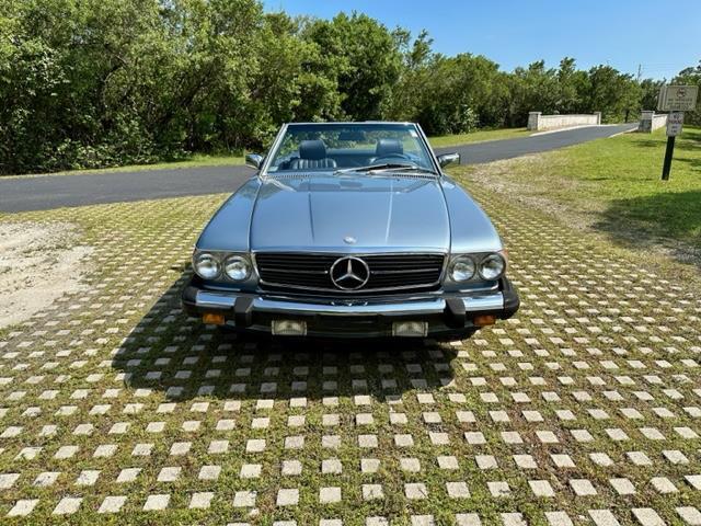 1987 Mercedes-Benz 500-Series Carfax certified Spotless beauty 2 tops - photo 3