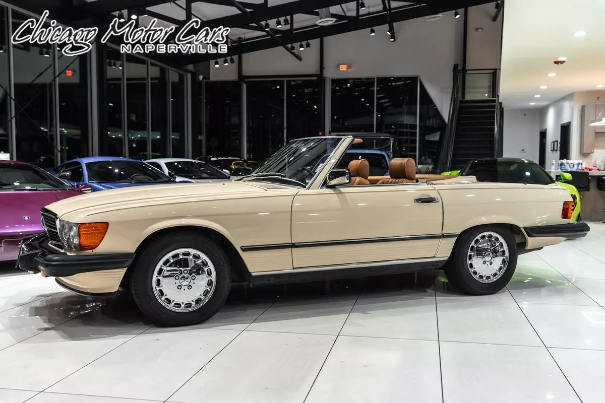 1987 Mercedes-Benz 560 SL Convertible Stunning Color Combo! Collector-Qualit 5L 1987 Mercedes-Benz SL-Class Convertible Stunning Color Combo! Collector-Qualit