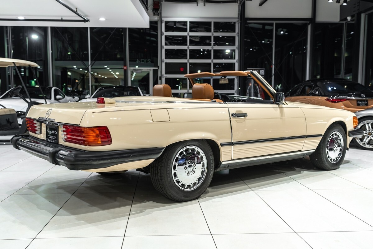 1987 Mercedes-Benz SL-Class Convertible Stunning Color Combo! Collector-Qualit - photo 4
