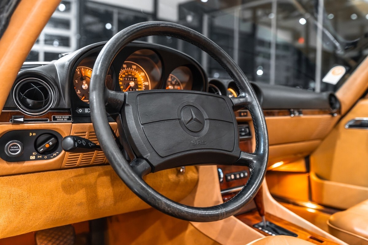 1987 Mercedes-Benz SL-Class Convertible Stunning Color Combo! Collector-Qualit - photo 9