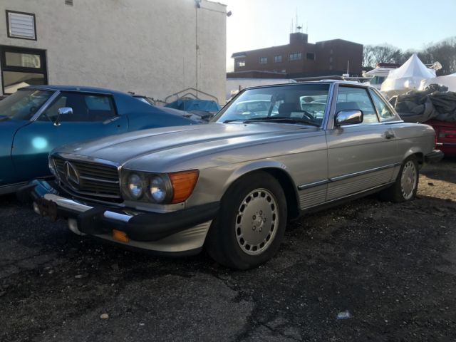 1987 Mercedes Benz 560SL 56k Original Miles 2 Owners Garage Find LOOK!! 1987 Mercedes-Benz SL-Class 560SL