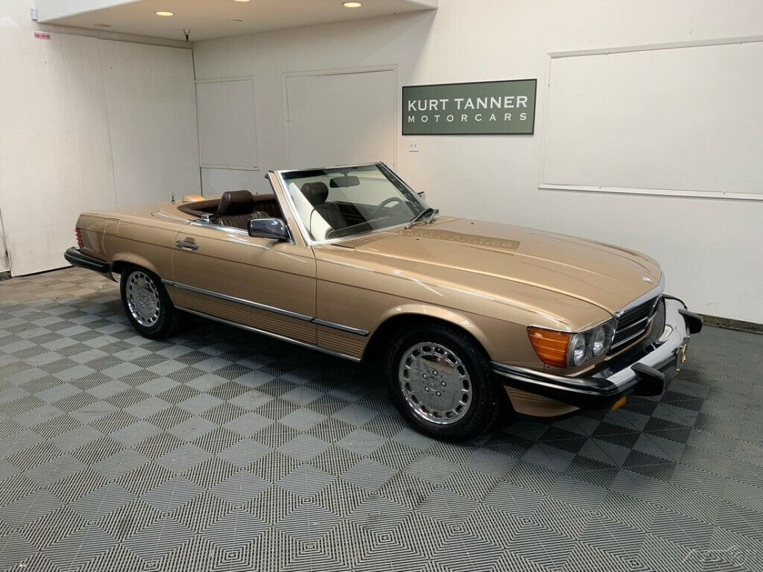 1987 MERCEDES BENZ 560SL. 98,679 MILES. NICE, ORIGINAL DRIVING CAR. CLEAN CARFAX 1987 Mercedes-Benz 500-Series 1987 MERCEDES BENZ 560SL.