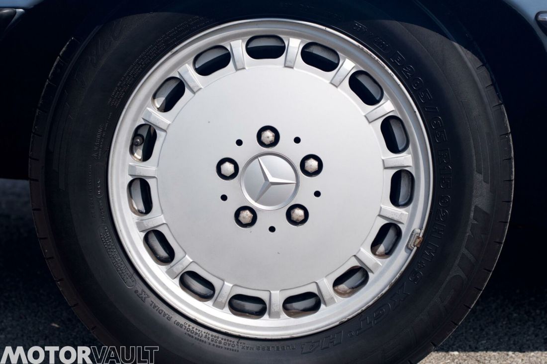1987 Mercedes-Benz 500-Series 560SL - photo 9