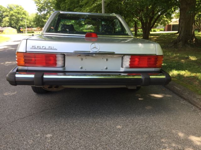 1987 Mercedes-Benz 500-Series Base Convertible 2-Door - photo 6