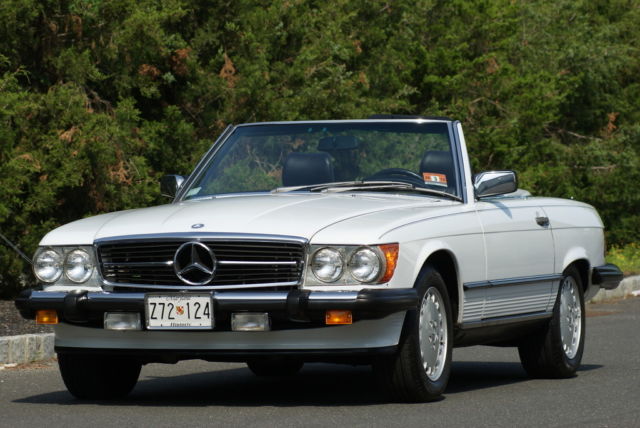 1987 Mercedes-Benz 560SL Rare White/Black 67k mile example 1987 Mercedes-Benz 500-Series