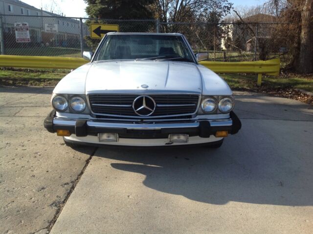1987 Mercedes-Benz SL-Class 560SL