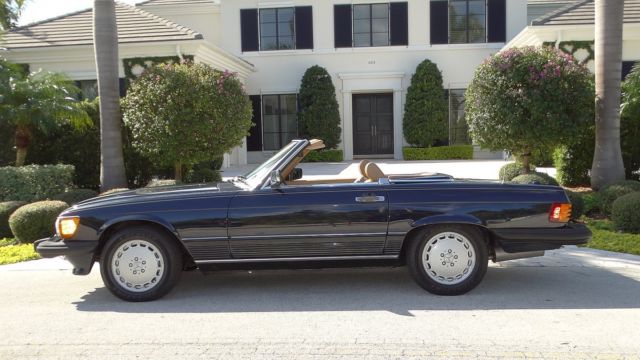 1987 MERCEDES BENZ 560SL ROADSTER ONE PREVIOUS OWNER AND VERY WELL CARED FOR 1987 Mercedes-Benz SL-Class SEE FULL DESCRIPTION BELOW
