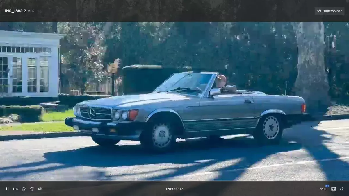 1987 Mercedes-Benz SL-Class 560 SL, vintage, antique, runs great, a V8 engine 1987 Mercedes-Benz SL-Class 560 SL