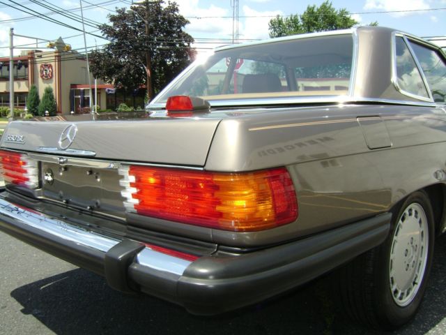 1987 Mercedes-Benz SL-Class Base Convertible 2-Door - photo 10