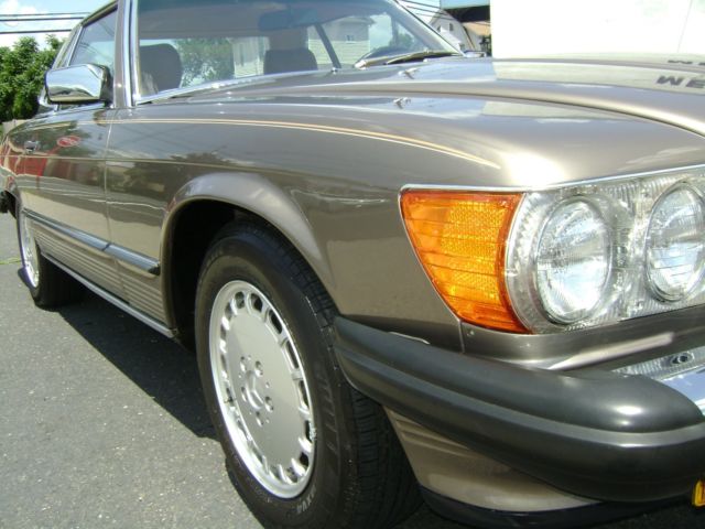 1987 Mercedes-Benz SL-Class Base Convertible 2-Door - photo 4