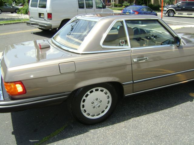 1987 Mercedes-Benz SL-Class Base Convertible 2-Door - photo 8