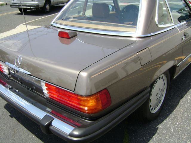 1987 Mercedes-Benz SL-Class Base Convertible 2-Door - photo 9