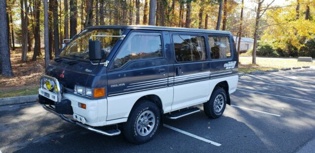 1987 Mitsubishi DELICA DELICA