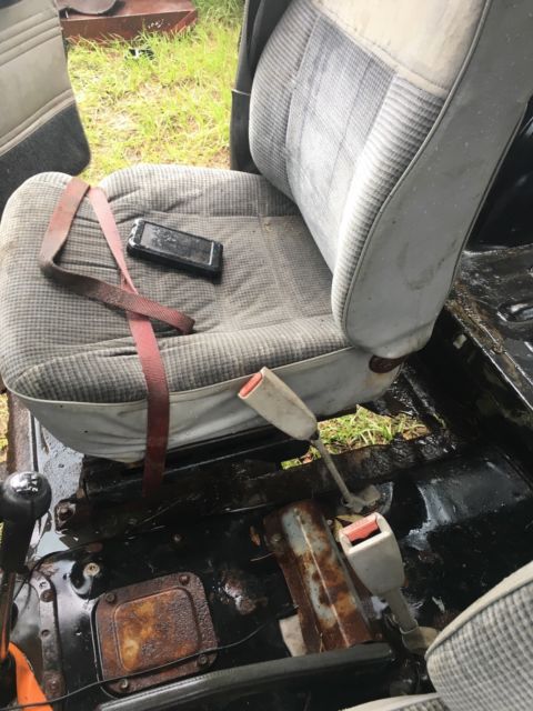 1987 Mitsubishi Montero - photo 11
