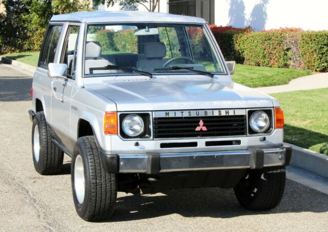 1987 Mitsubishi Montero Sport 4x4, 100% Rust Free (310) 259-5383 - photo 6