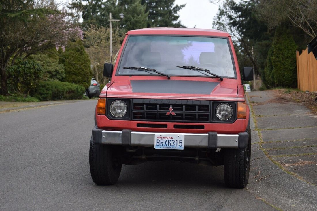 1987 Mitsubishi Montero - photo 2
