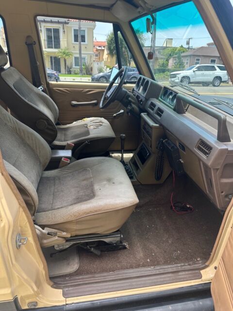 1987 Mitsubishi Montero - photo 9