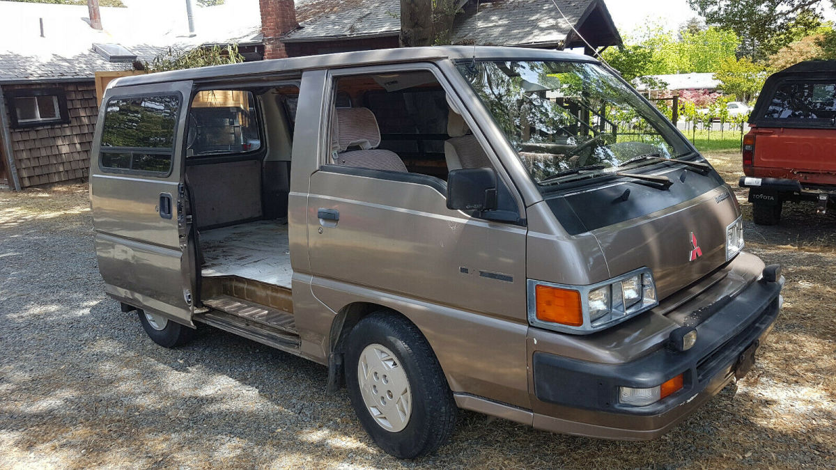 1987 Mitsubishi Other VAN - photo 11