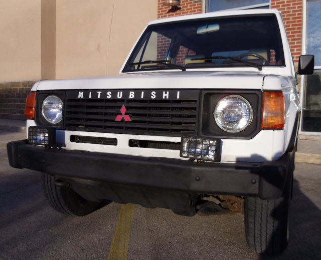 1987 Mitsubishi Montero - photo 2
