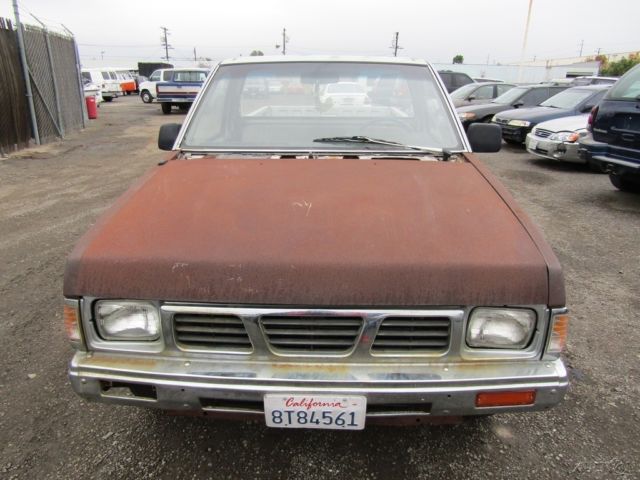 1987 Nissan Truck XE - photo 2