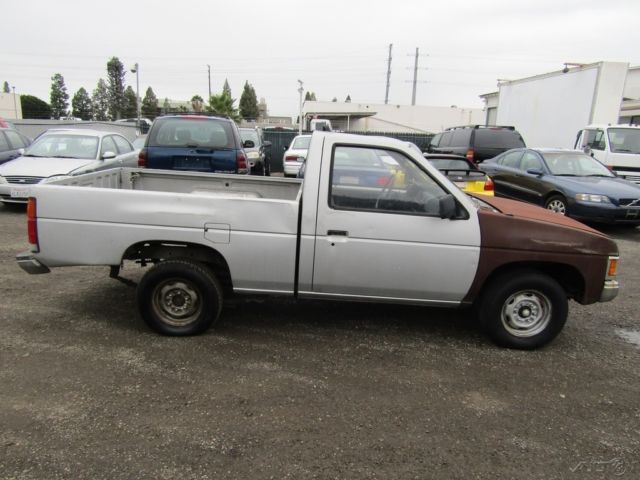 1987 Nissan Truck XE - photo 4