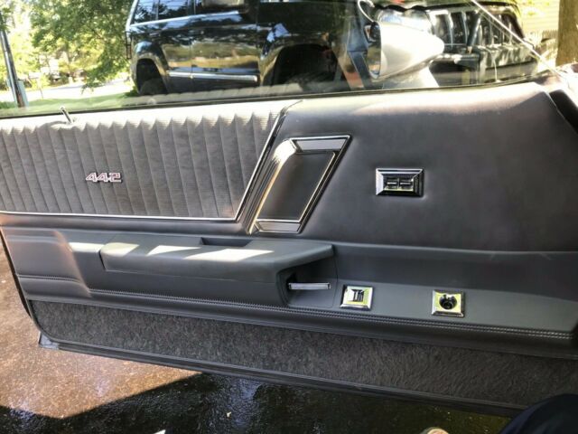 1987 Oldsmobile 442 - photo 5