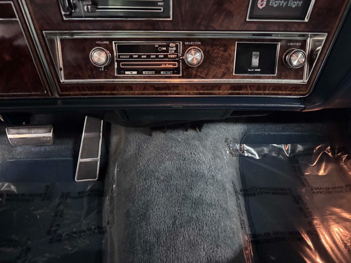 1987 Oldsmobile Custom Cruiser - photo 10