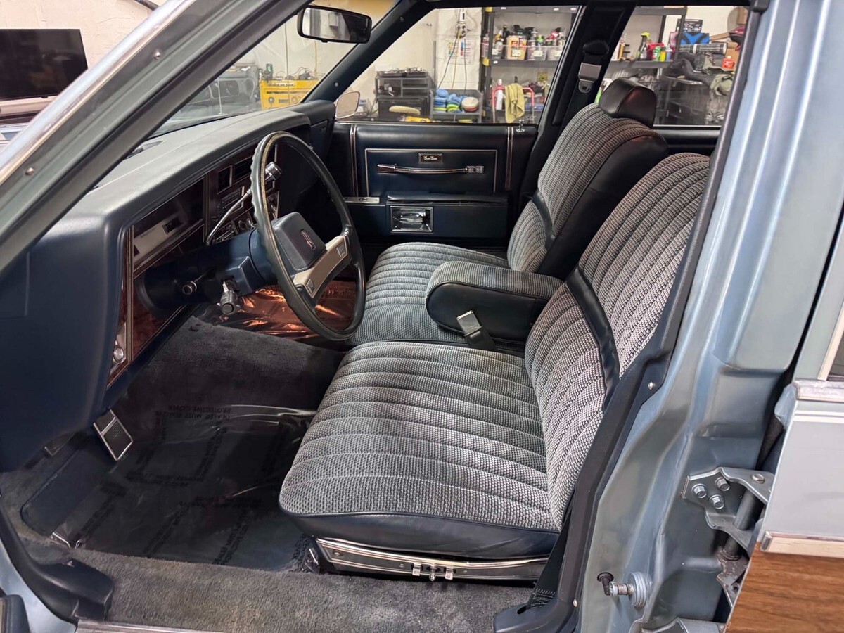 1987 Oldsmobile Custom Cruiser - photo 4