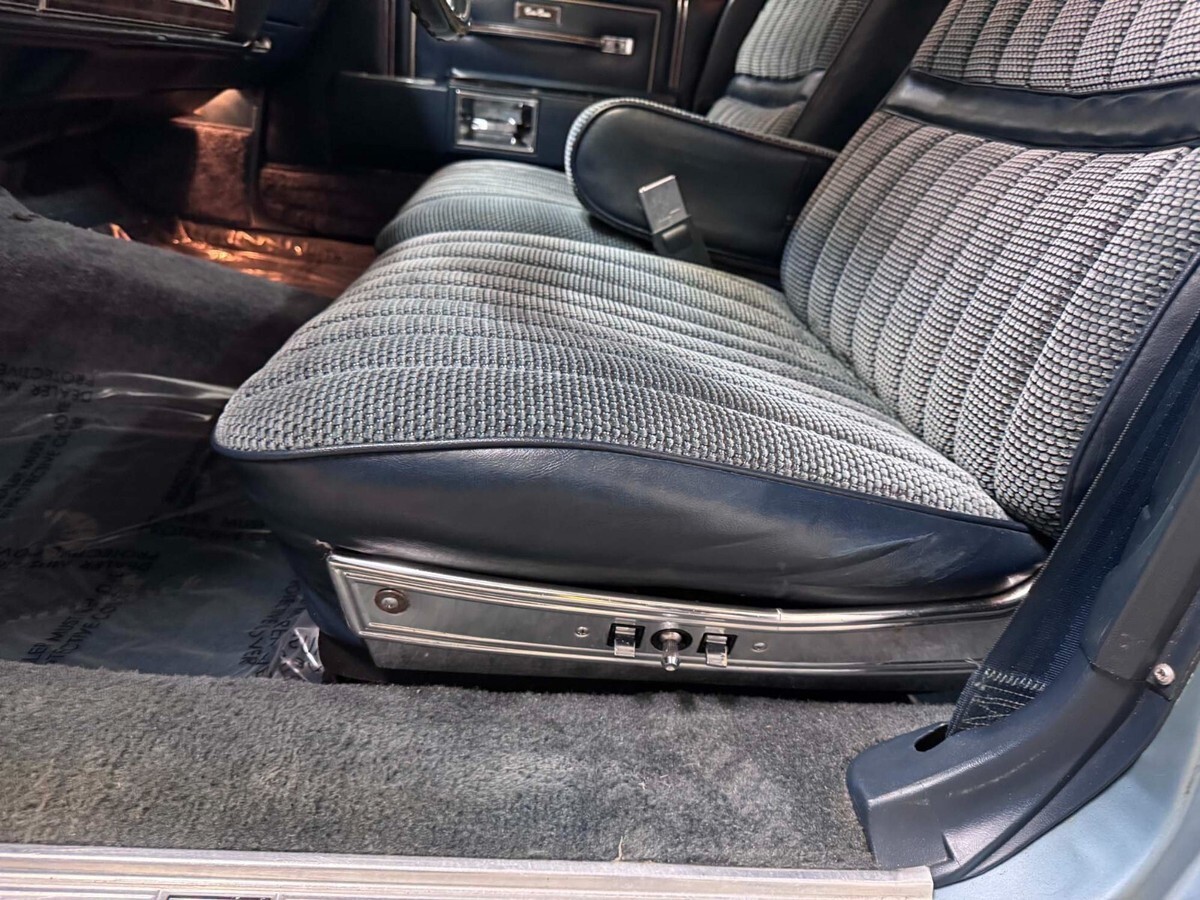 1987 Oldsmobile Custom Cruiser - photo 6