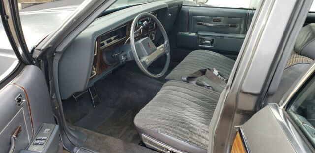 1987 Oldsmobile Custom Cruiser Station Wagon - photo 11