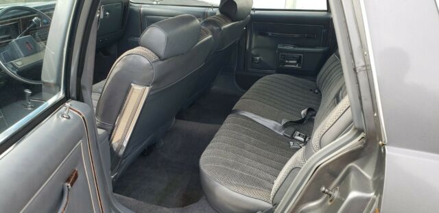 1987 Oldsmobile Custom Cruiser Station Wagon - photo 12