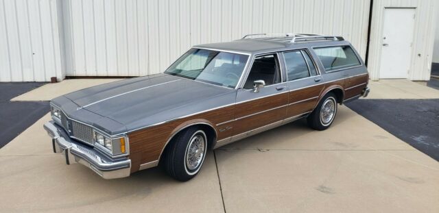 1987 Oldsmobile Custom Cruiser Station Wagon - photo 7