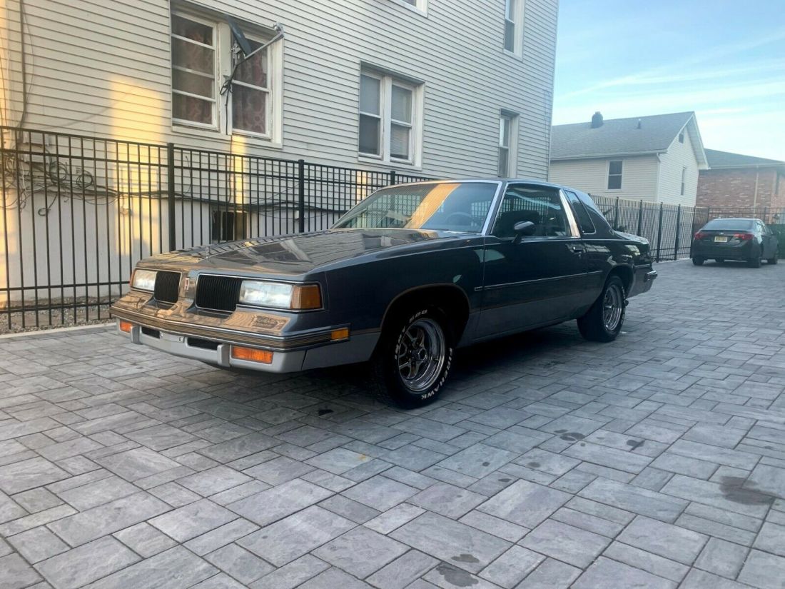 1987 Oldsmobile Cutlass 442 44,093 Miles Coupe 307 V8 4 Speed Automatic 1987 Oldsmobile Cutlass 442