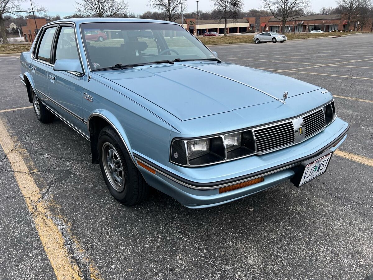 1987 Oldsmobile Ciera - photo 2