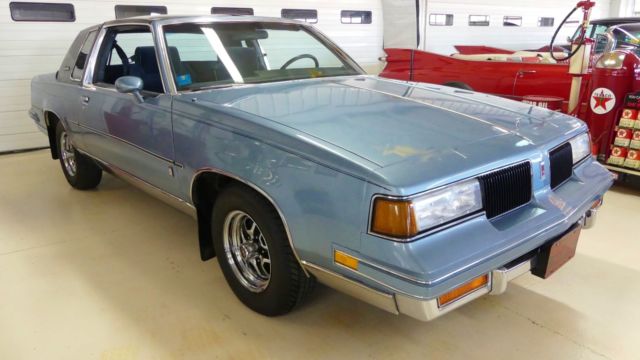 1987 Oldsmobile Cutlass --