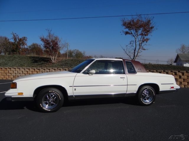 1987 Oldsmobile Cutlass Brougham - photo 2