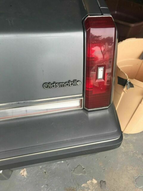 1987 Oldsmobile Cutlass Supreme Car - photo 9