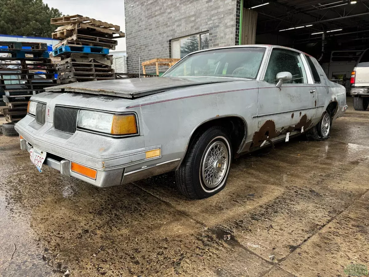 1987 OLDSMOBILE CUTLASS SUPREME CLEAN TITLE V8 PARTS CAR OLDS - WE SHIP ! 1987 Oldsmobile Cutlass BARN FIND !