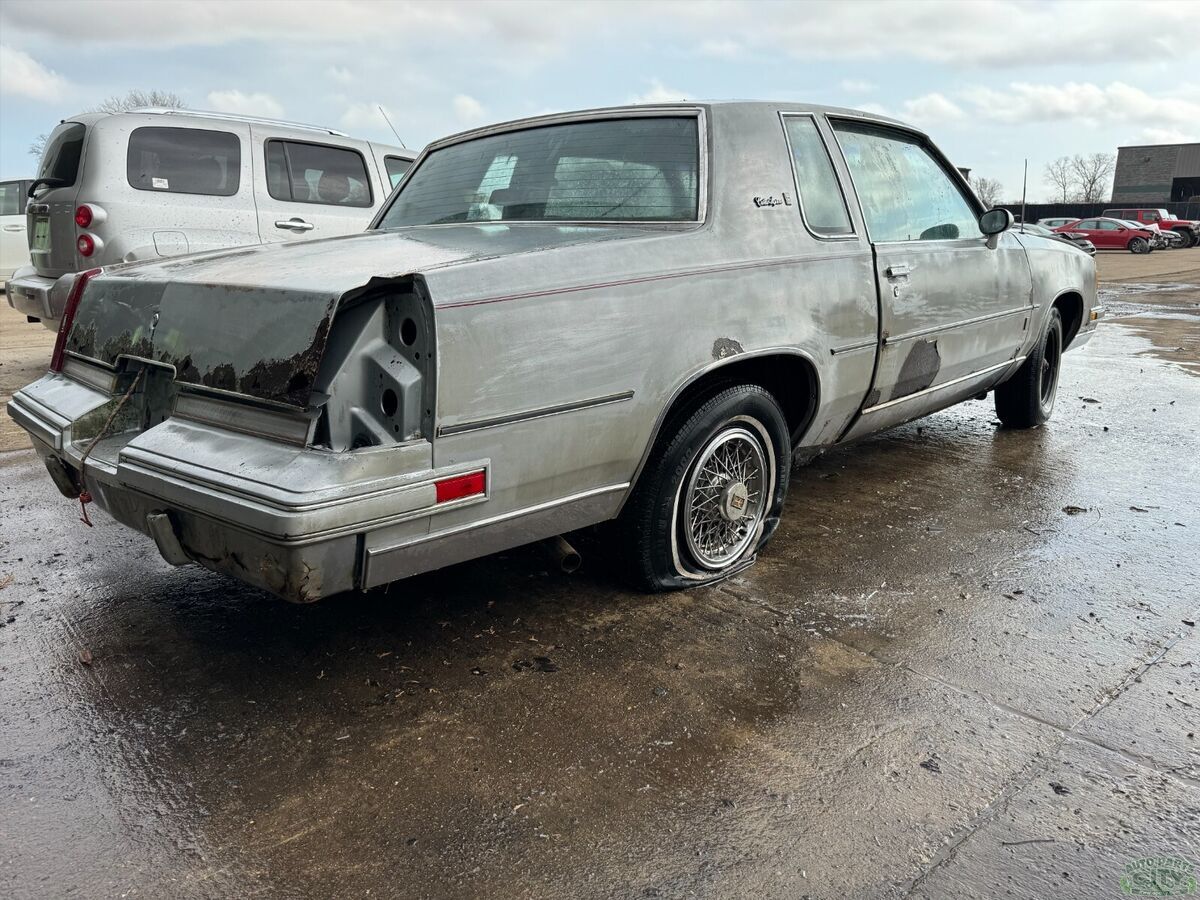 1987 Oldsmobile Cutlass BARN FIND ! - photo 4