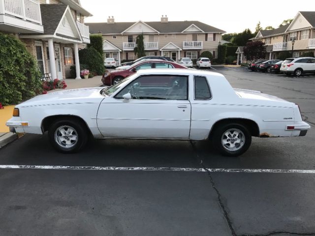 1987 Oldsmobile Cutlass Supreme - photo 2