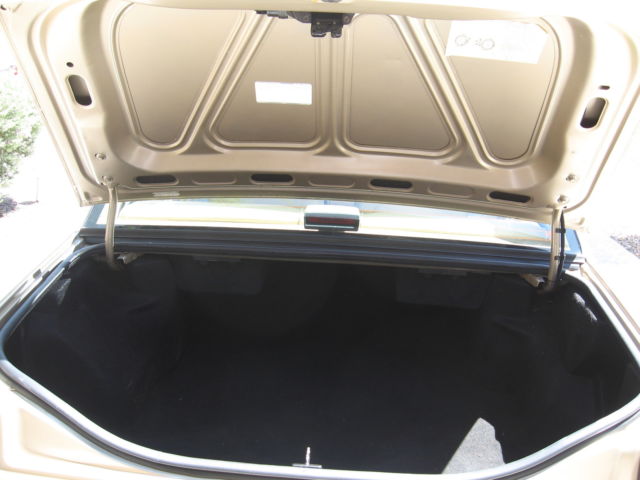 1987 Oldsmobile Delta 88 Royal Brougham 4 Door Royale Brougham Sedan 4-Door - photo 5
