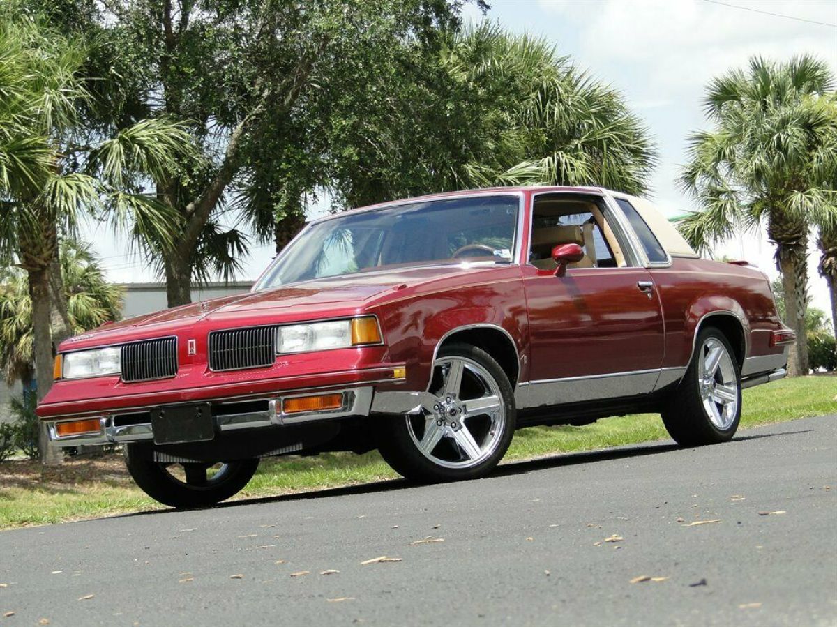 1987 Oldsmobile Cutlass Brougham - photo 2