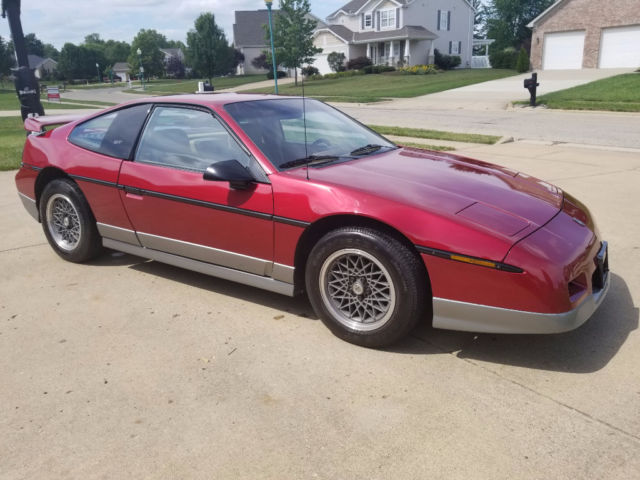 1987 Pontiac Fiero GT - photo 2