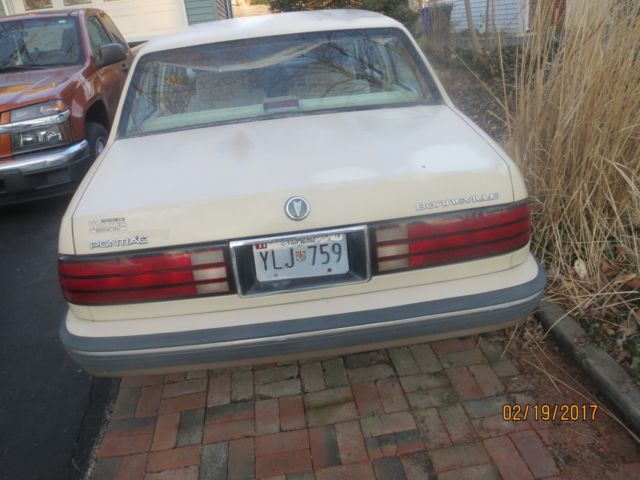 1987 Pontiac Bonneville darker  beige - photo 2