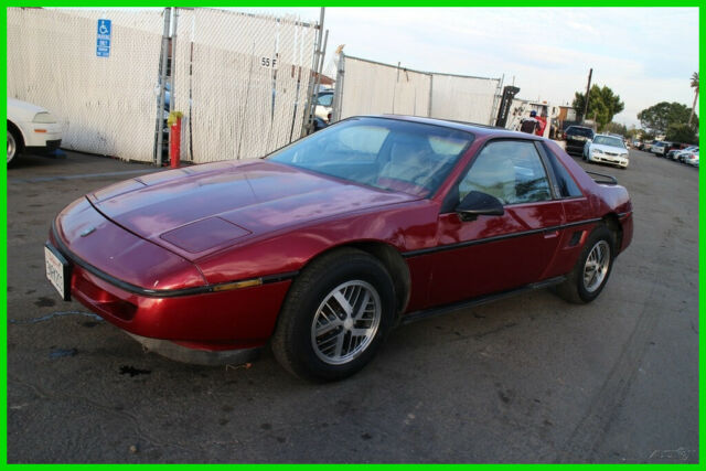 1987 Pontiac Fiero Automatic 4 Cylinder No Reserve 1987 Pontiac Fiero