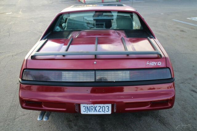 1987 Pontiac Fiero - photo 4