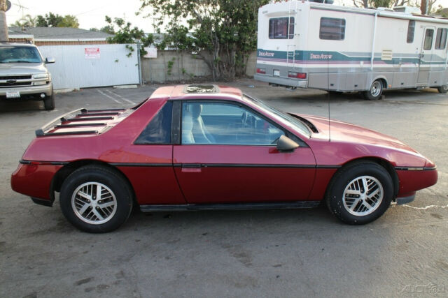 1987 Pontiac Fiero - photo 6